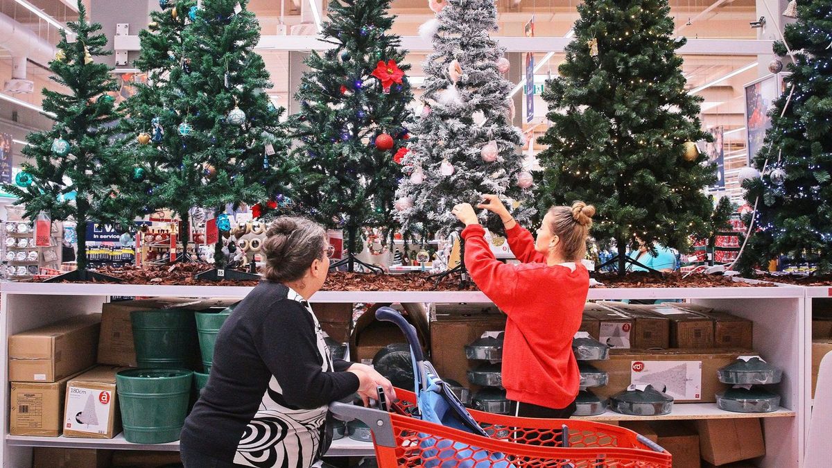 Ma kiderül, lesz-e népszavazás a december 24-i munkaszüneti napról