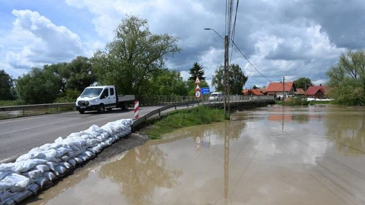 Óriási a baj, több száz hektár területet öntött el a víz Kovászna megyében