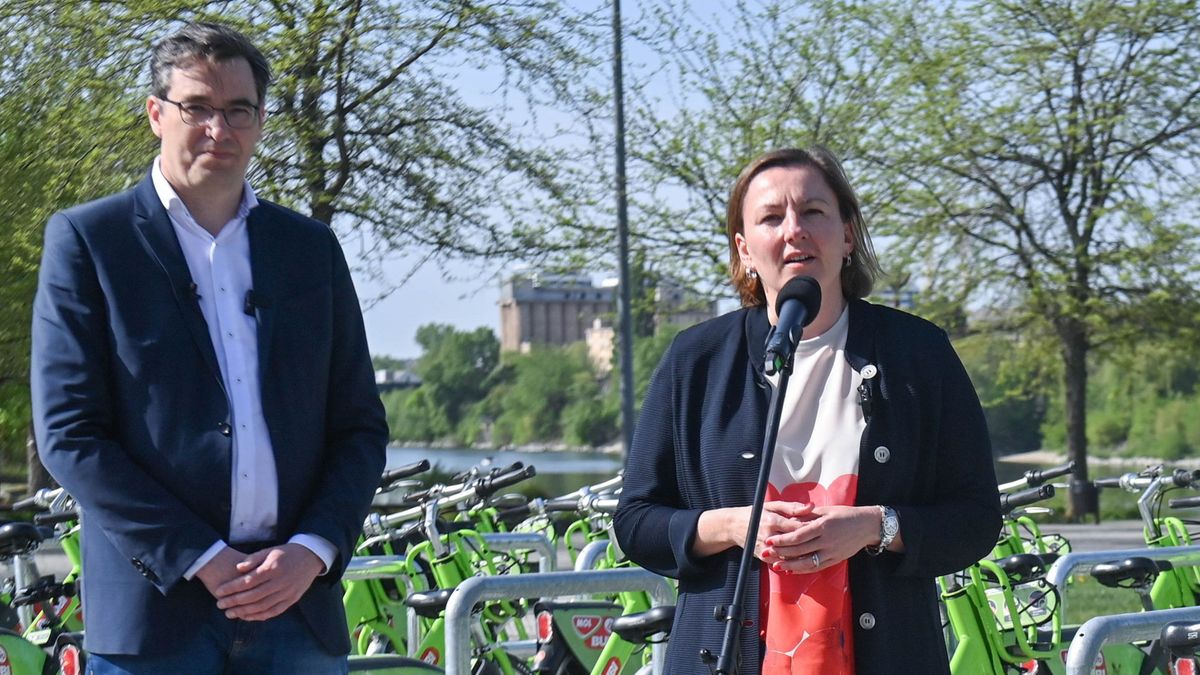 Szentkirályi Alexandra: Az utasokat „vágásra érett pulykának” nevező Walter Katalin bedobta a törülközőt