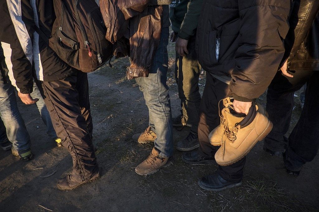 Migránsok Szabadka környékén (Fotó: AFP)