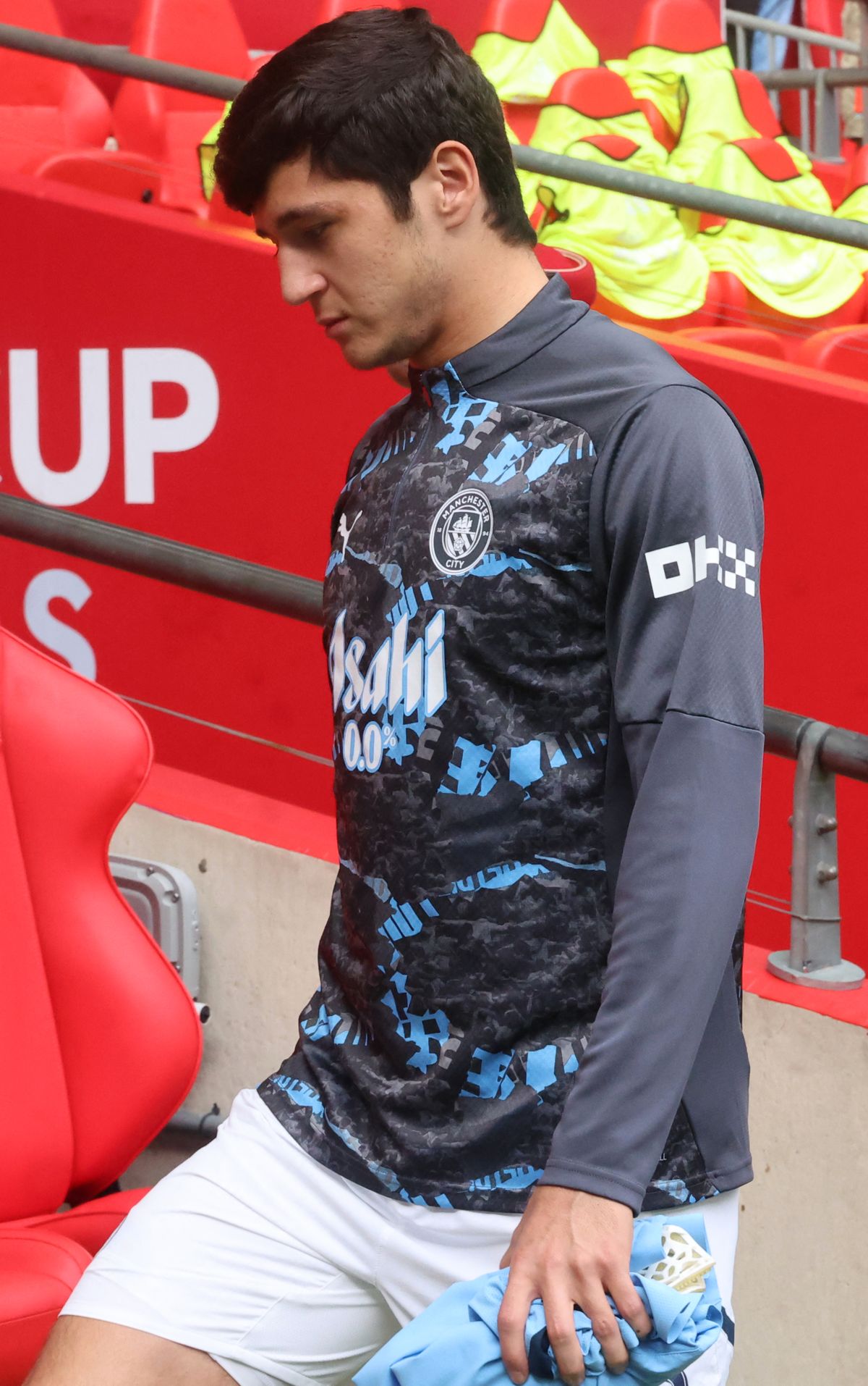 Abdukodir Khusanovval is gyakran közöl rossz hírt a Manchester City edzője, Pep Guardiola