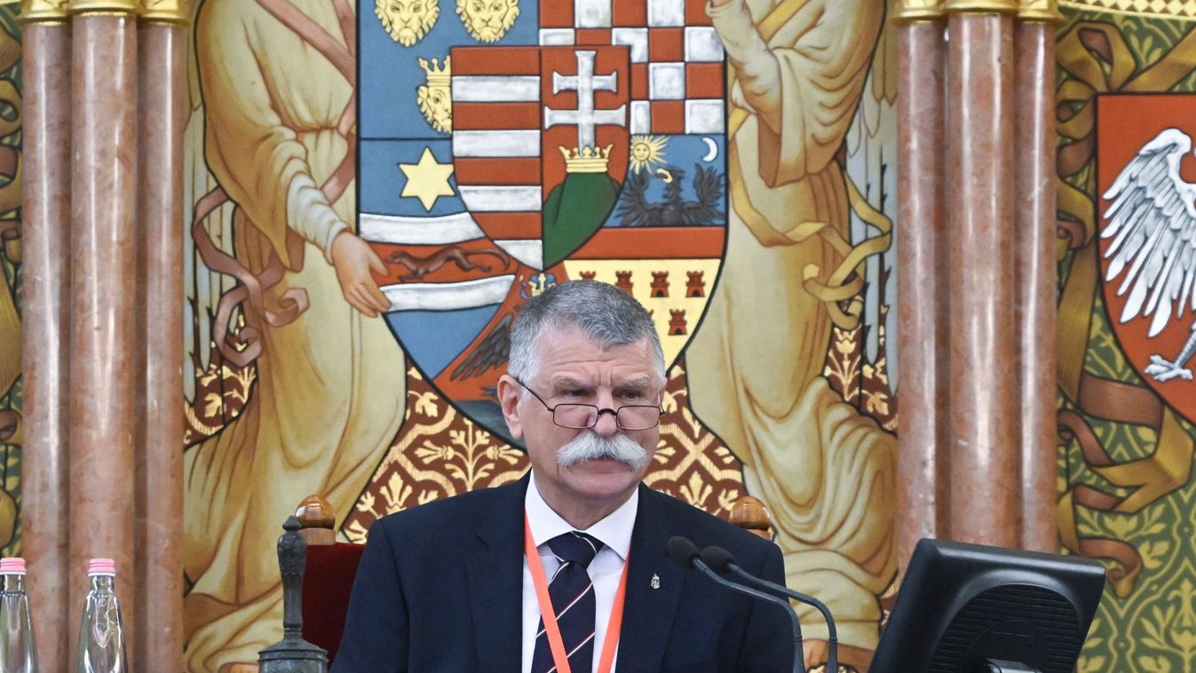 Budapest, 2025. május 12.
Kövér László, az Országgyűlés elnöke beszédet mond az Európai Unió Tanácsa 2024. második félévi magyar elnökségéhez kapcsolódó parlamenti eseményeinek sorát záró, az EU parlamenti elnökeinek konferenciáján az Országház Felsőházi 