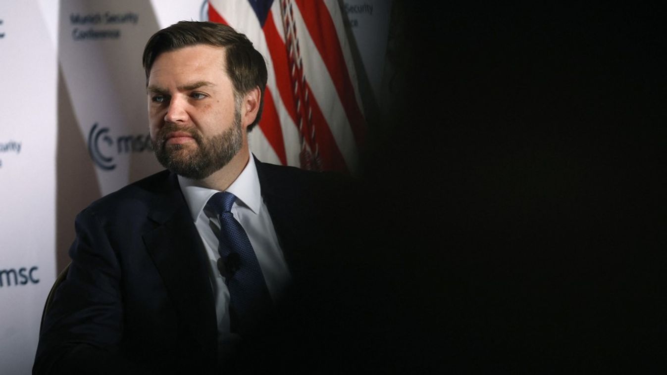 J. D. Vance amerikai alelnök beszédet mond a Müncheni Biztonsági Konferencia által rendezett vezetői találkozón a Willard Hotelben Washingtonban (Fotó: AFP)