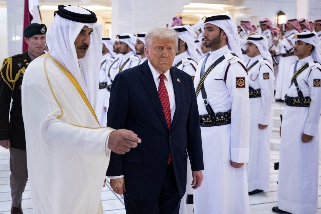 Katar emírje, Tamim bin Hamad al-Thani sejk fogadja Donald Trump amerikai elnököt a Katar fővárosában
