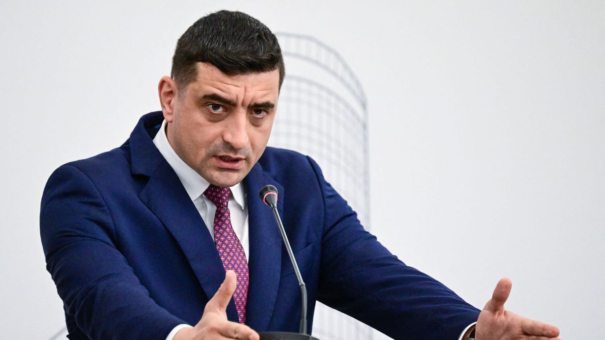 Román választás: szoros küzdelmet vetít előre a legújabb felmérés a versenyben maradt két jelölt között