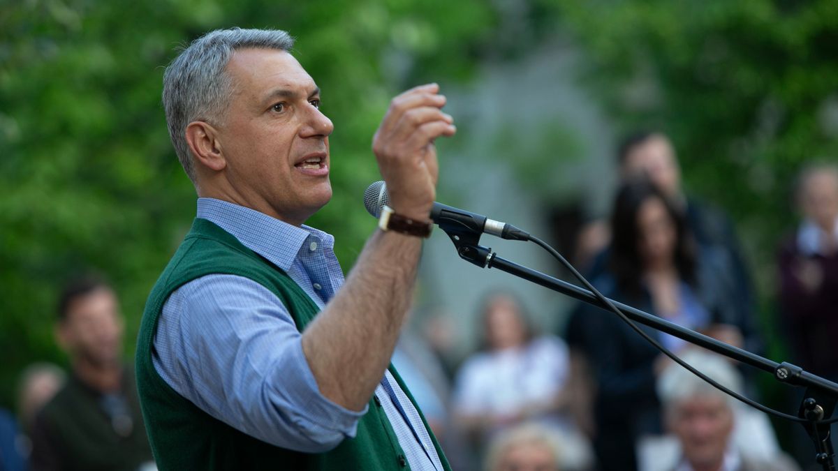 Lázár János: Brüsszel szerint a magyaroknak is föl kell fegyverezniük Ukrajnát