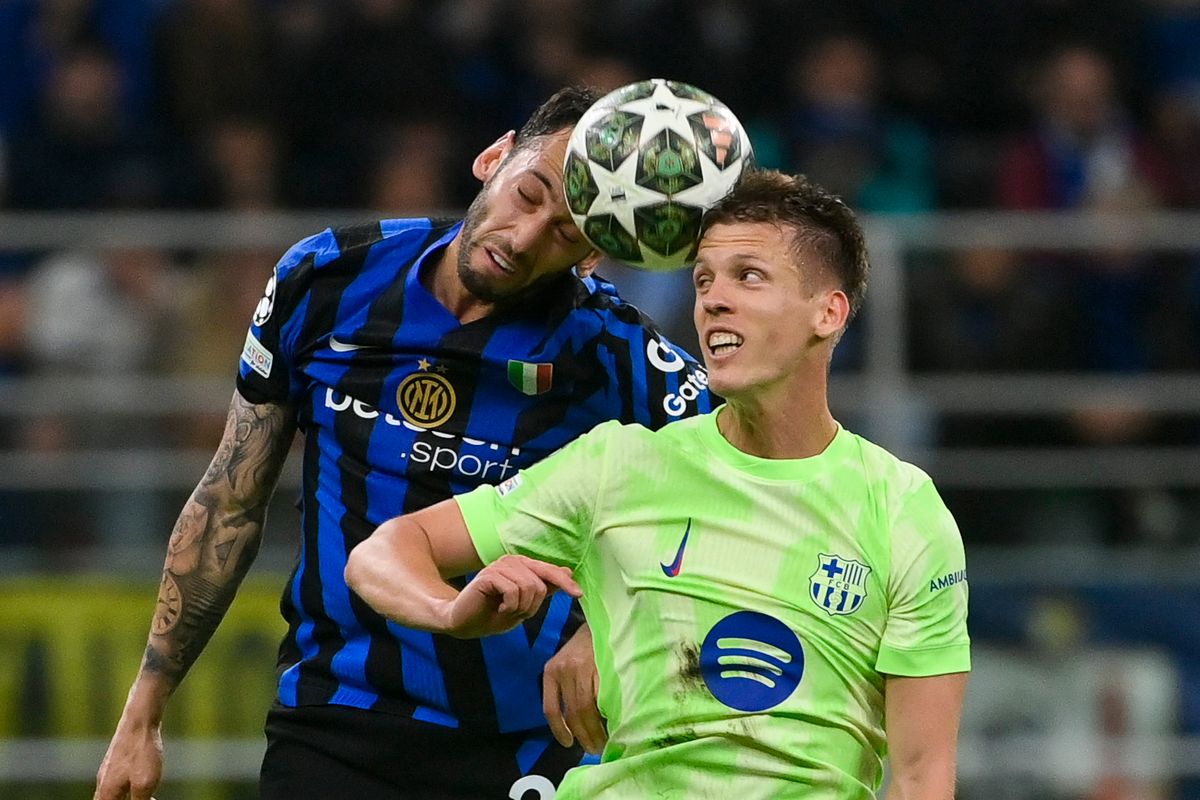 Hakan Calhanoglu és Dani Olmo fejpárbaja az Inter és a Barcelona keddi meccsén