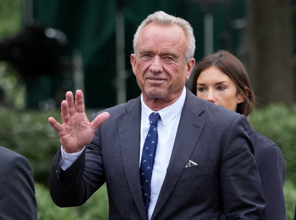 Robert Kennedy Jr. egészségügyi miniszter bejelentést tett a Covid-19 oltásról (Fotó: AFP)