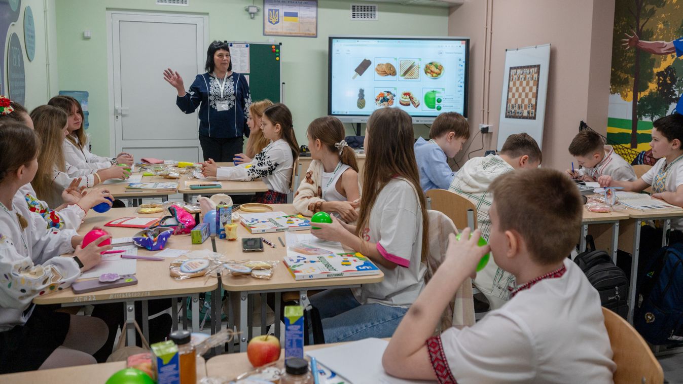 Tanóra egy földalatti harkivi iskolában