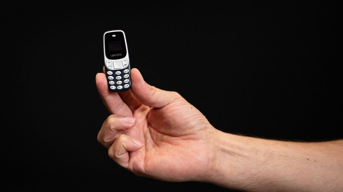 Mini mobiltelefonok tucatjait foglalta le börtönökben a francia rendőrség