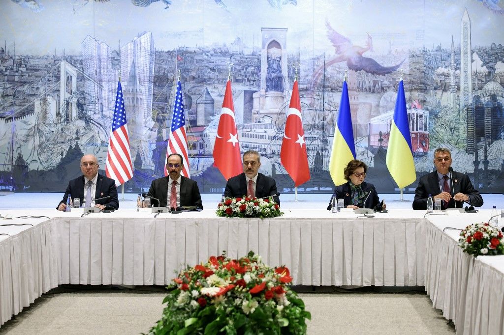 2022 után először ült le közvetlenül tárgyalni Oroszország és Ukrajna – ezúttal Isztambulban