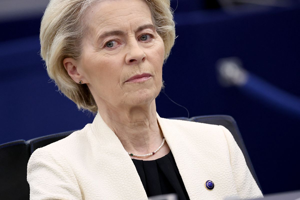 Bíróság vizsgálja von der Leyen szerepét az uniós vakcinaszerződés körüli botrányban. Az elnök nem jelent meg a meghallgatáson.