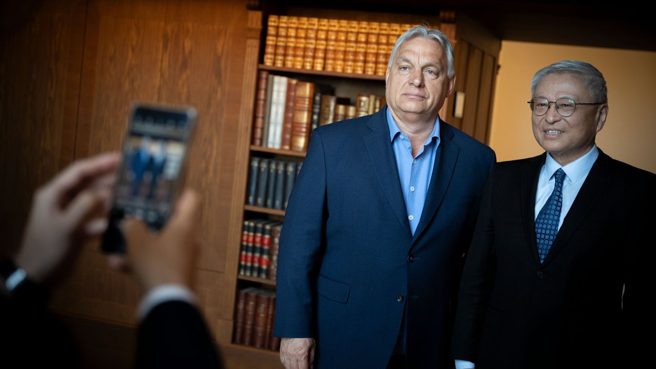 Orbán Viktor miniszterelnök fogadja Jen Hszüe-tung professzort