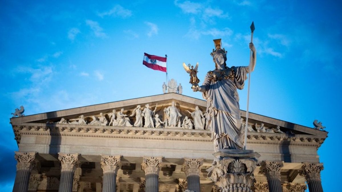 Ausztria hivatalosan is belép az EU védelmi uniójába