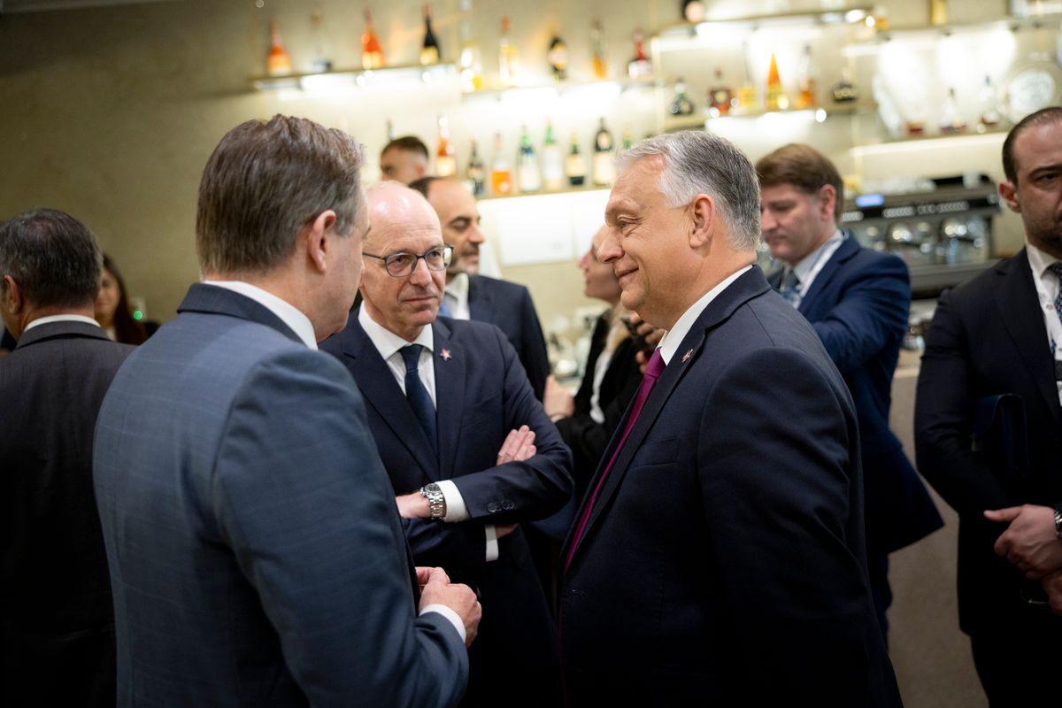 Orbán Viktor az Európai Politikai Közösség csúcstalálkozóján vesz részt