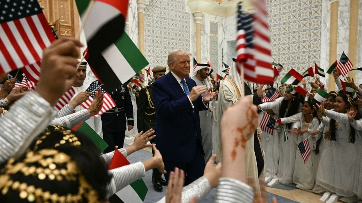 Hajtánccal köszöntötték Donald Trumpot Abu-Dzabiban