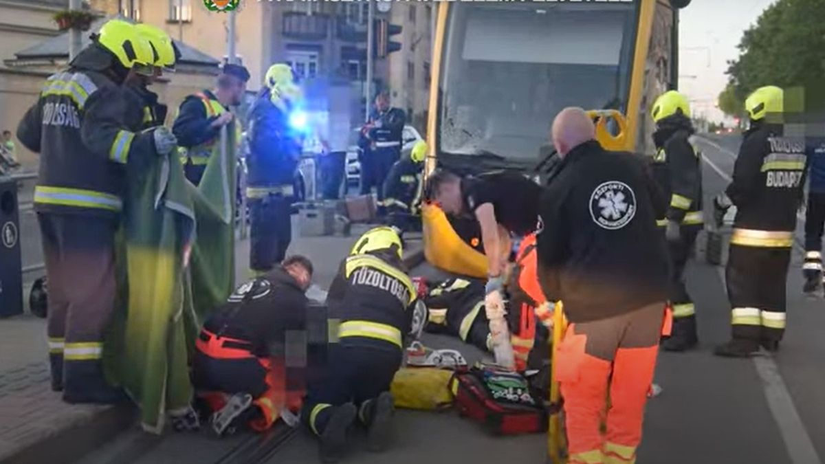 Embert gázolt a villamos + videó