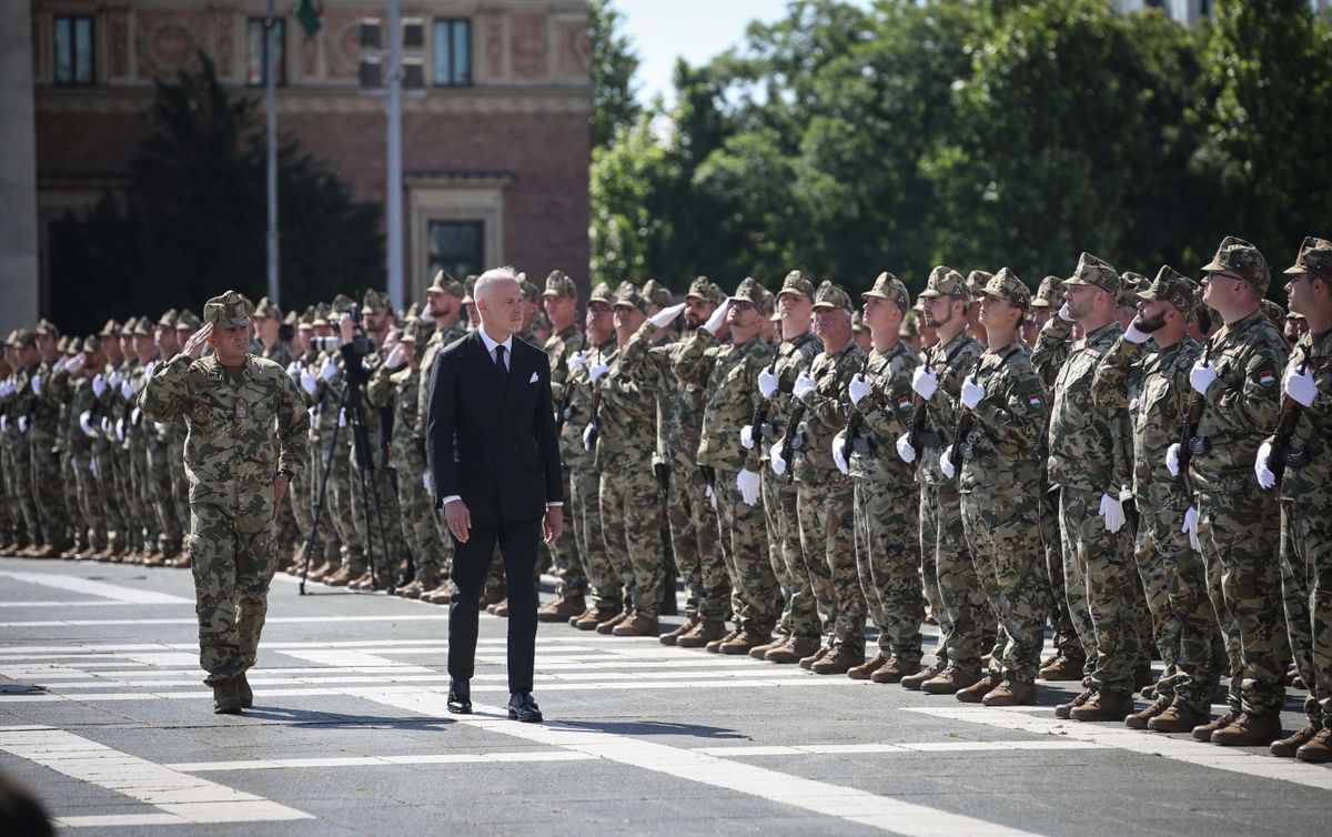 Magyar Hősök Emlékünnepe a Hősök terén Szalay-Bobrovniczky Kristóf