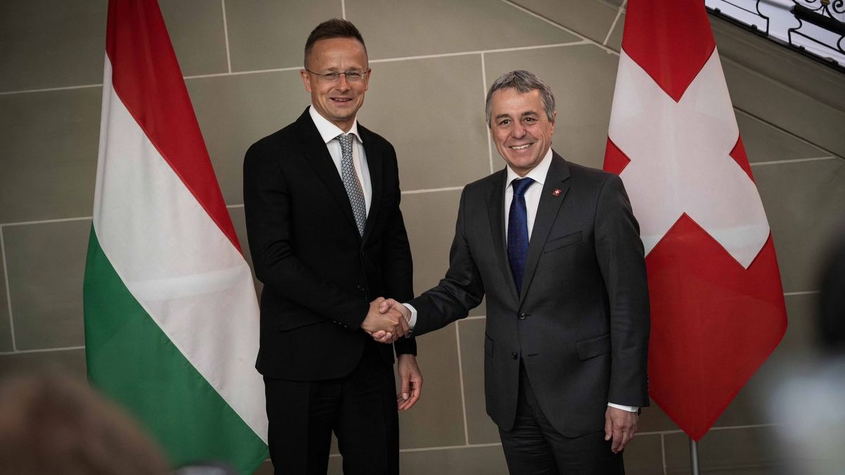 Szijjártó Péter: Magyarország és Svájc együtt áll ki a béketárgyalások sikeréért
