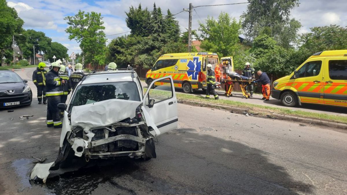 Súlyos baleset történt Nyíregyházán, sok a sérült + fotók