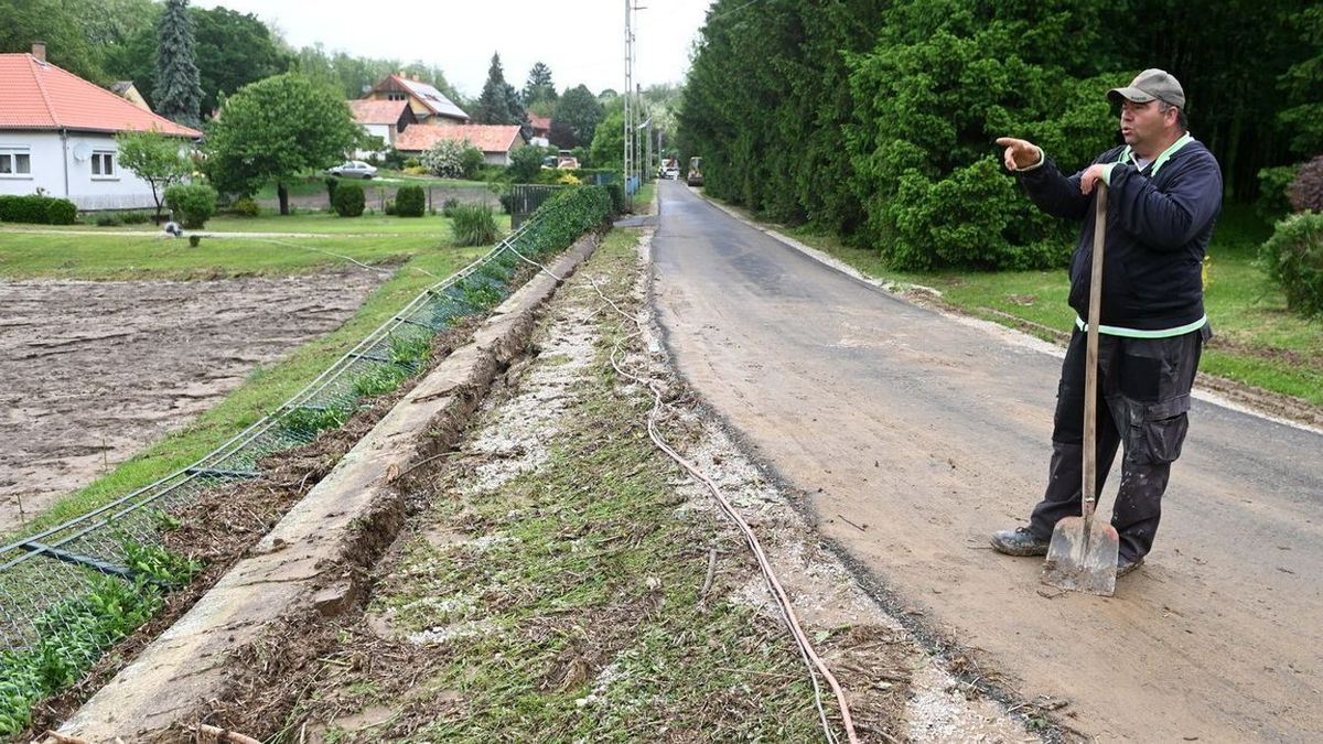 Folyóként hömpölygött a hegyről lezúduló sár az utcákon a Dunántúlon + videó