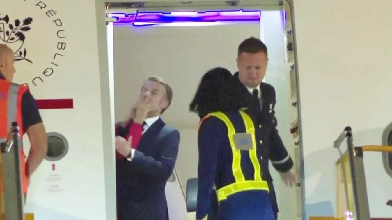 Macron élő adásban kapta a nyaklevest