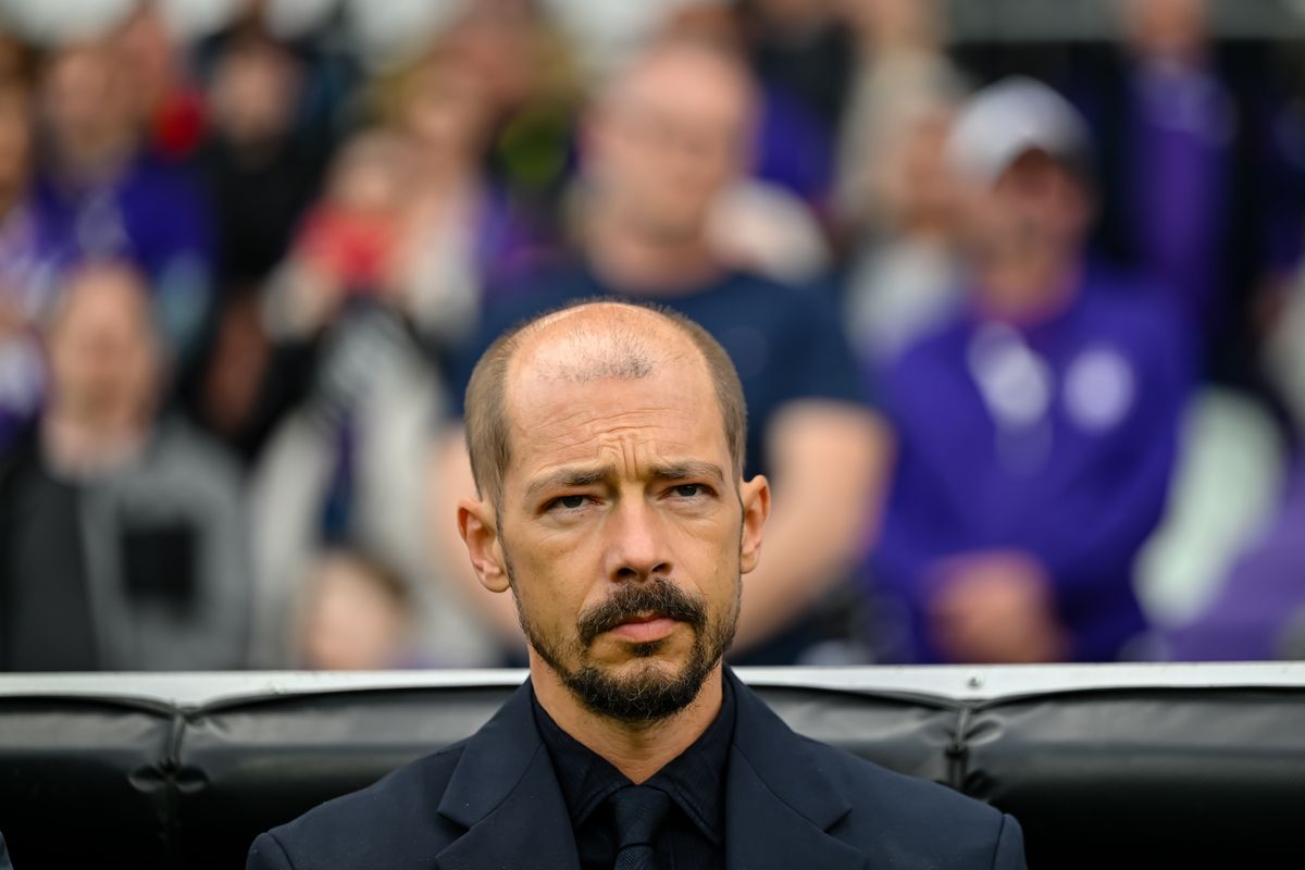 Budapest, 2025. április 13.
Nestor El Maestro, a DVSC vezetőedzője a labdarúgó OTP Bank Liga 27. fordulójában játszott Újpest FC - Debreceni VSC mérkőzésen a Szusza Ferenc Stadionban 2025. április 13-án.
MTI/Vasvári Tamás