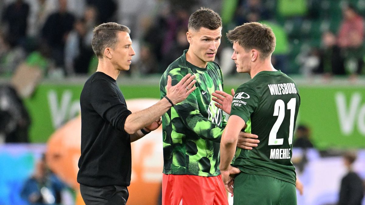 Dárdai Bence kegyvesztett lett a Wolfsburg új edzőjénél, aki most nagyon mérges lehet + videó