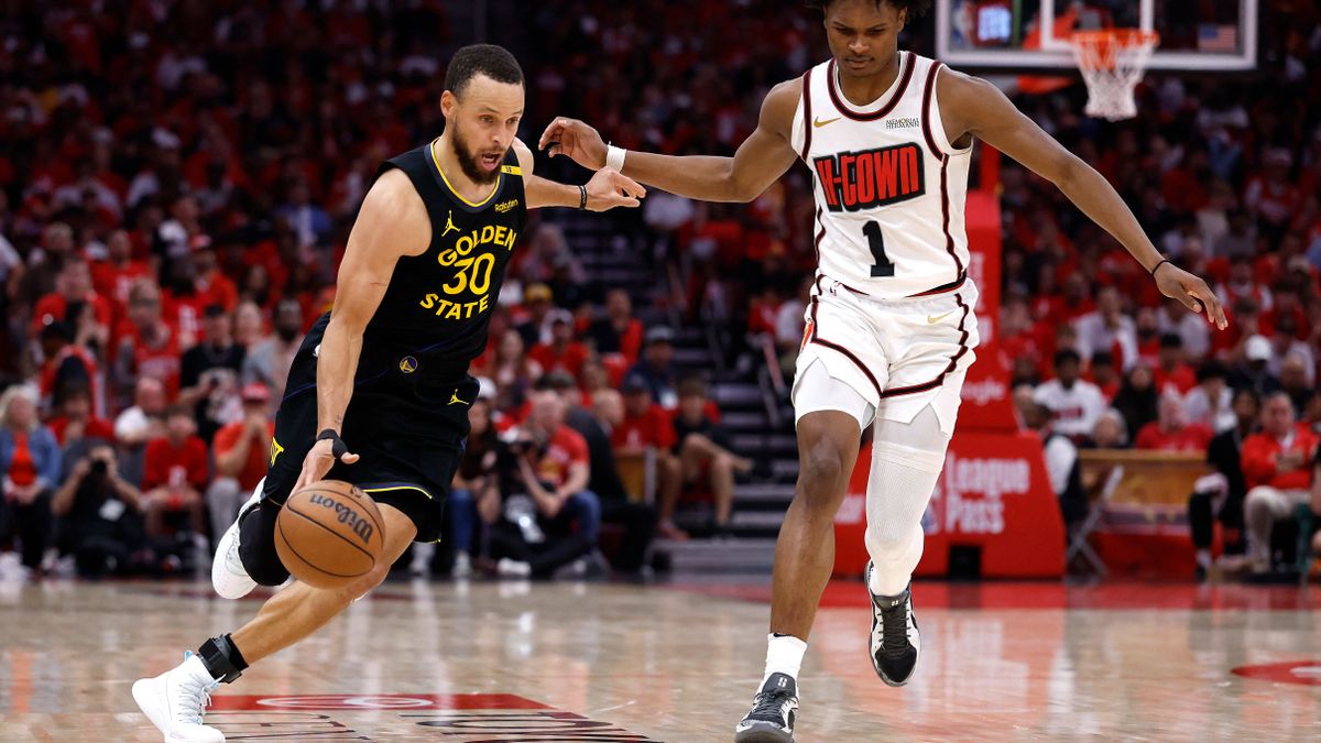 Curry sérült ujjal is megcsinálta azt, ami LeBron James-nek nem sikerült