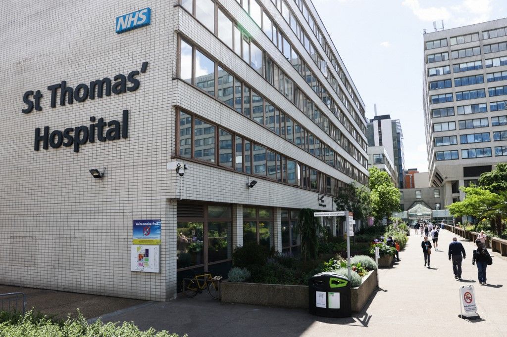 Az NHS a pénzügyi összeomlás szélére került