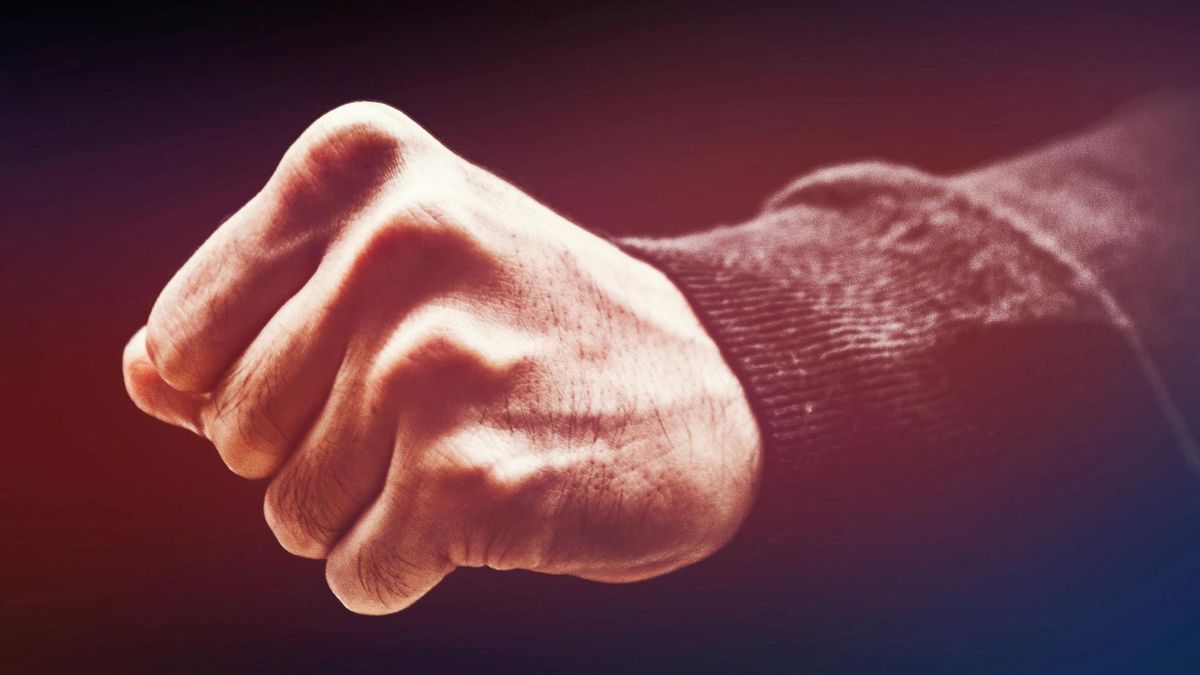 Másfél méterről lőtte arcon a férfi a másikat, miután az beszólogatott a barátnőjének