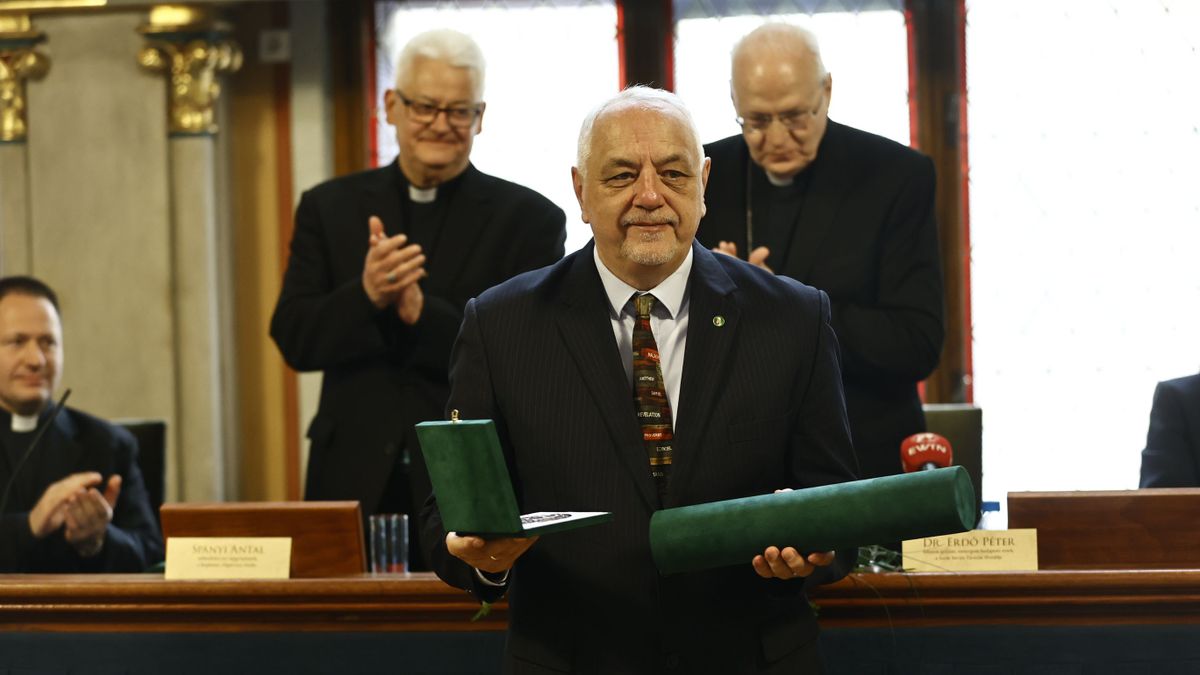 Megnyílt a Szent István-könyvhét, a keresztény könyvkiadók seregszemléje