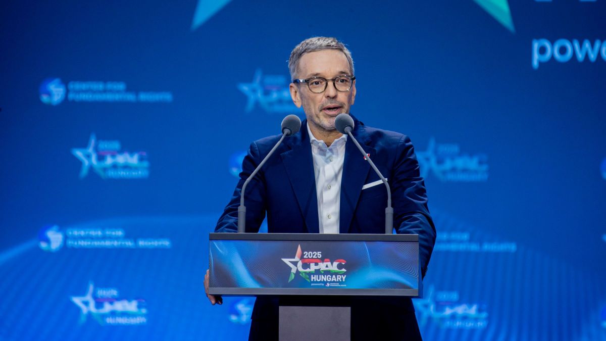 Herbert Kickl, az FPÖ elnöke is felszólal a CPAC Hungaryn