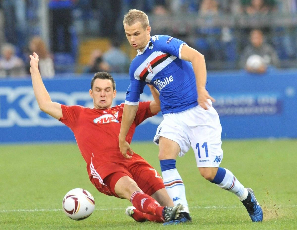 Koman Vladimir (jobbra) 2010-ben az Európa-Ligában a Debrecen ellen is játszott Marco Rossi egykori klubja, a Sampdoria mezében