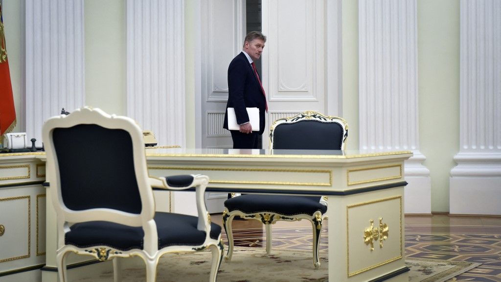 A picture taken on March 24, 2016 shows Kremlin spokesman Dmitry Peskov entering a hall at the Kremlin in Moscow. Dmitry Peskov (born October 17, 1967) is a Russian diplomat, and since 2012 the press spokesman for the President of Russia, Vladimir Putin. (Photo by ALEXANDER NEMENOV / AFP)