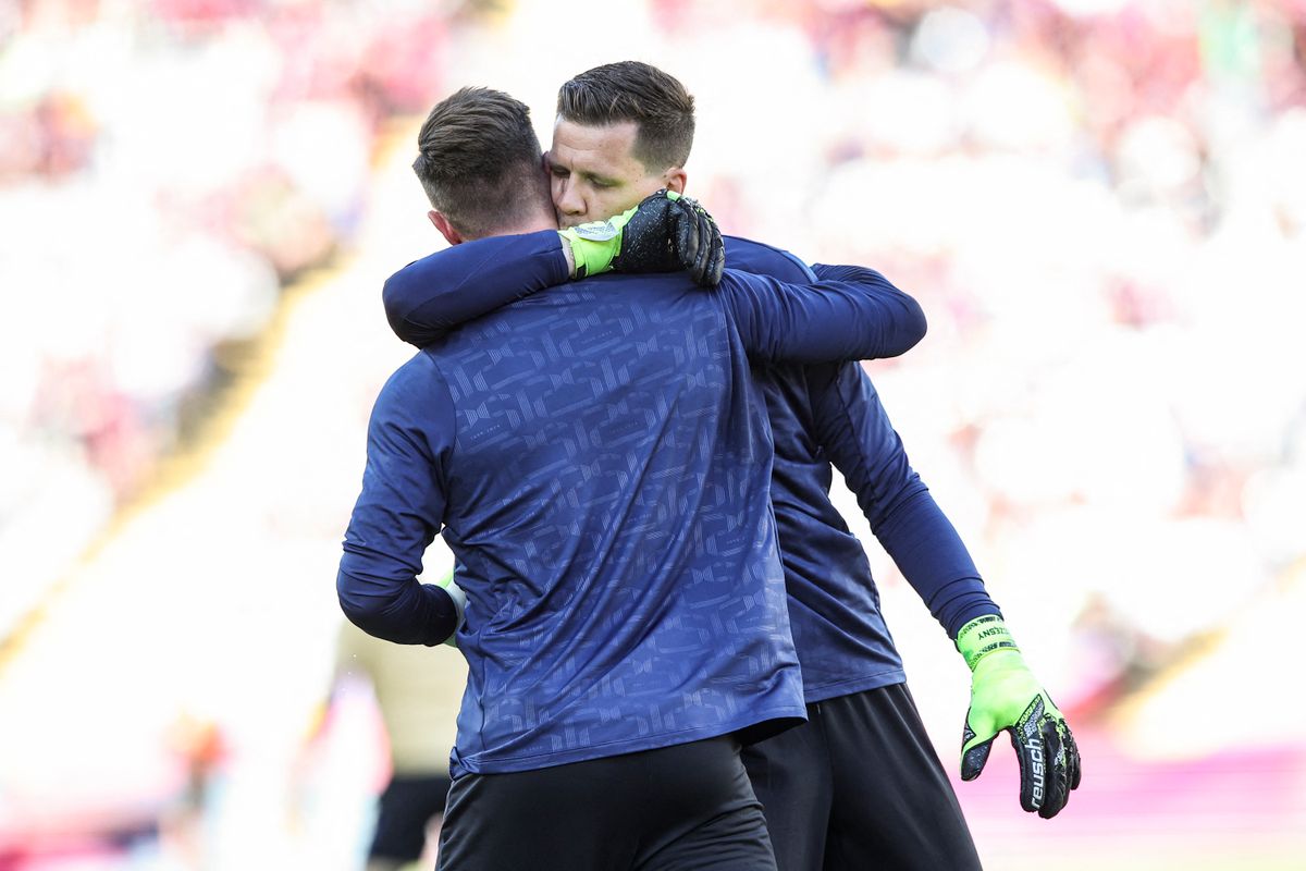 Ter Stegen (háttal) vagy Szczesny lesz a folytatásban a Barcelona első számú kapusa?