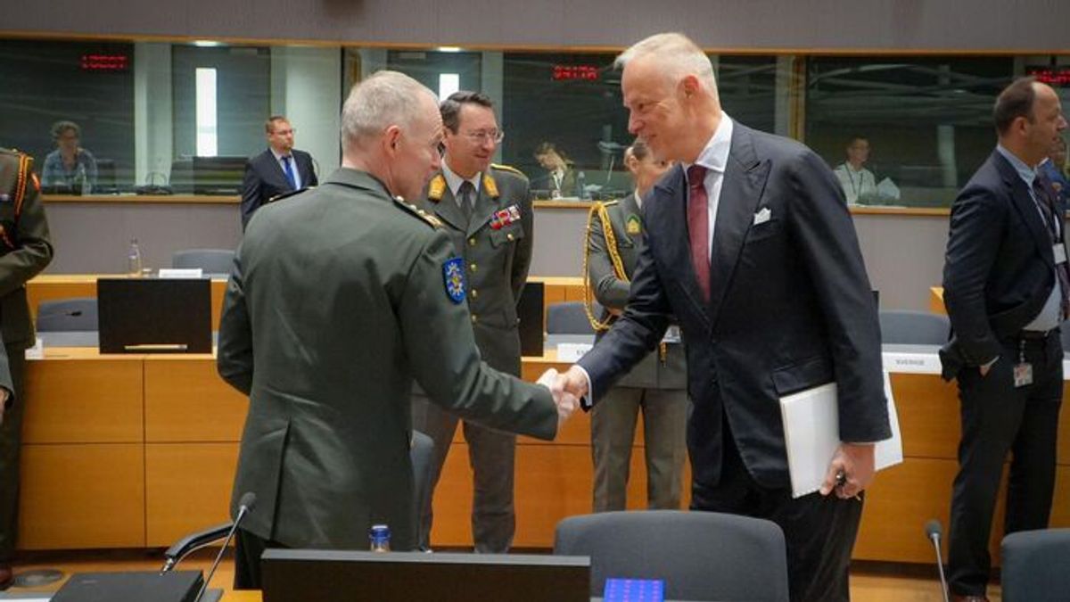 Hungary's DefMin:  Further Escalation of the War Makes No Sense + Video