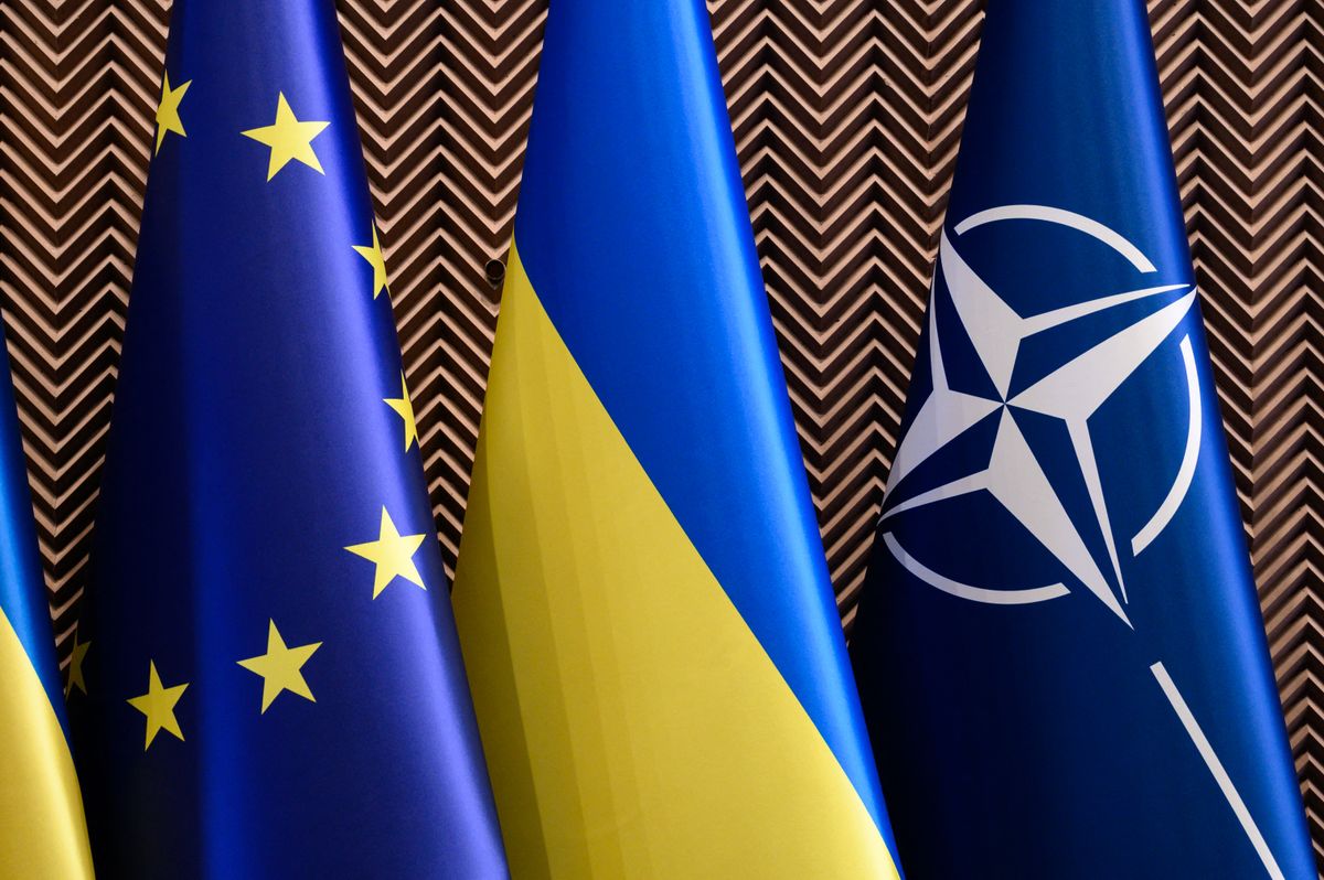 Ukrajna sorsa a NATO-bővítés és nyugati stratégiai hibák következménye – véli Mearsheimer, aki szerint a Nyugat provokálta ki az orosz–ukrán háborút.
