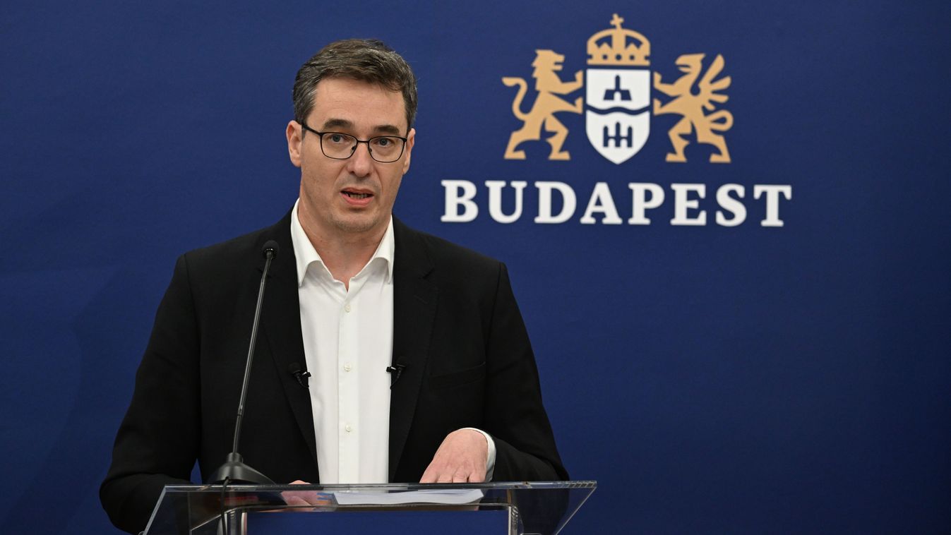Budapest, 2025. május 29.
Karácsony Gergely főpolgármester rendkívüli sajtótájékoztatót tart a Főpolgármesteri Hivatal sajtótermében 2025. május 29-én. A főváros a likviditás megőrzése érdekében leállította a Budapesti Közművek, a Budapesti Közlekedési Kö