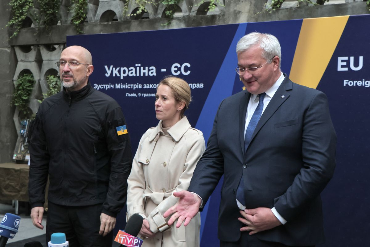 Kaja Kallas Denisz Smihal ukrán miniszterelnökkel és Andrij Szibiha ukrán külügyminiszterrel