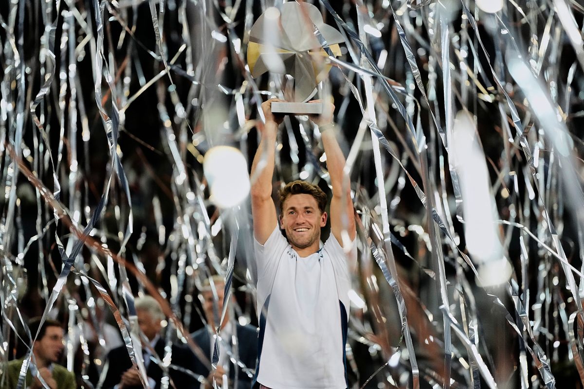 Casper Ruud teniszpályafutása eddigi legértékesebb trófeáját szerezte Ronaldo és Sörloth előtt, Rafael Nadal is gratulált a madridi sikerhez
