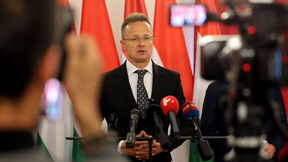 Szijjártó Péter: Magyarország kiveszi a részét a józan ész forradalmából