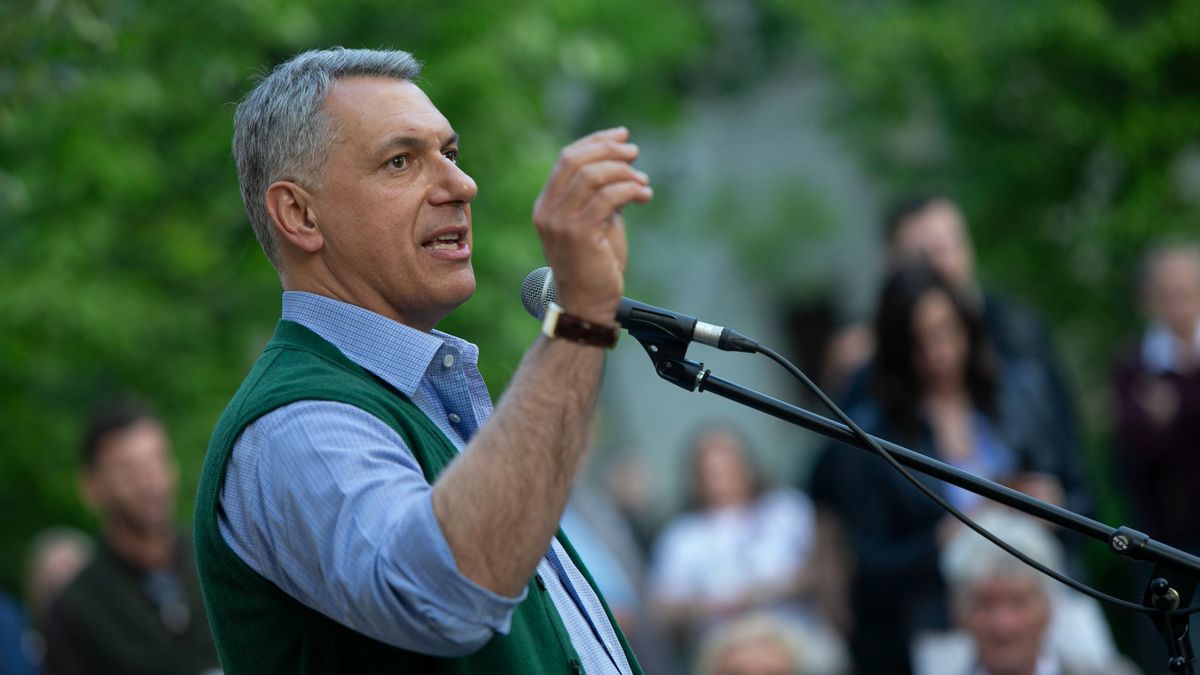 Nagykőrös, 2025. április 29.
Lázár János építési és közlekedési miniszter a Fidesz és a KDNP országjárása keretében tartott lakossági fórumon Nagykőrösőn 2025. április 29-én.
MTI/Bús Csaba