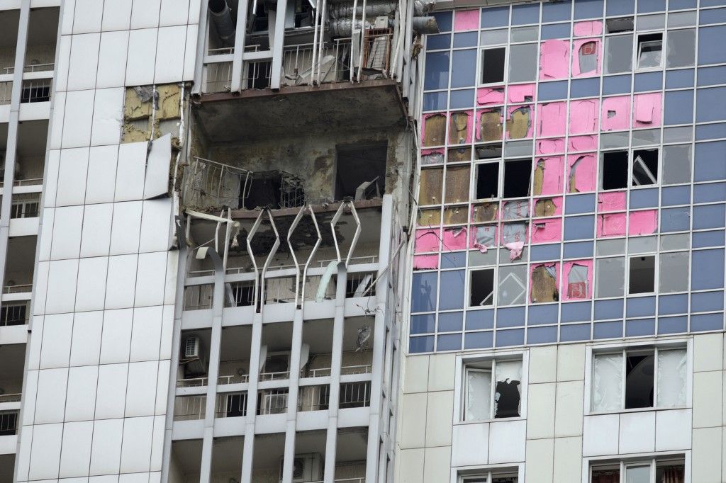 Kijevet több hullámban érte orosz légitámadás az éjszaka folyamán (Illusztráció, forrás: NurPhoto via AFP)