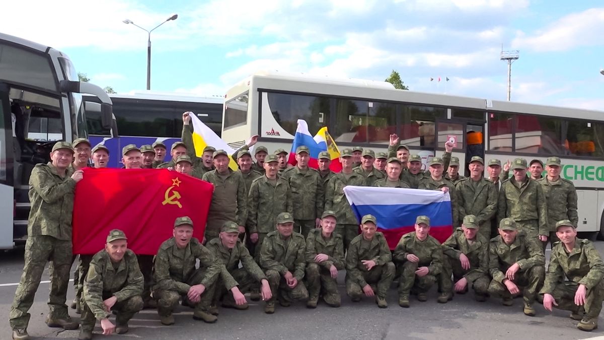 A pénteki fogolycsere az orosz–ukrán háború egyik legnagyobb logisztikai művelete volt, több száz visszatérővel.