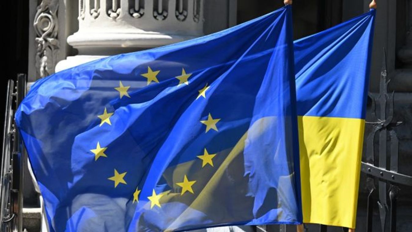 The EU and Ukrainian flags (Photo: NurPhoto/AFP)