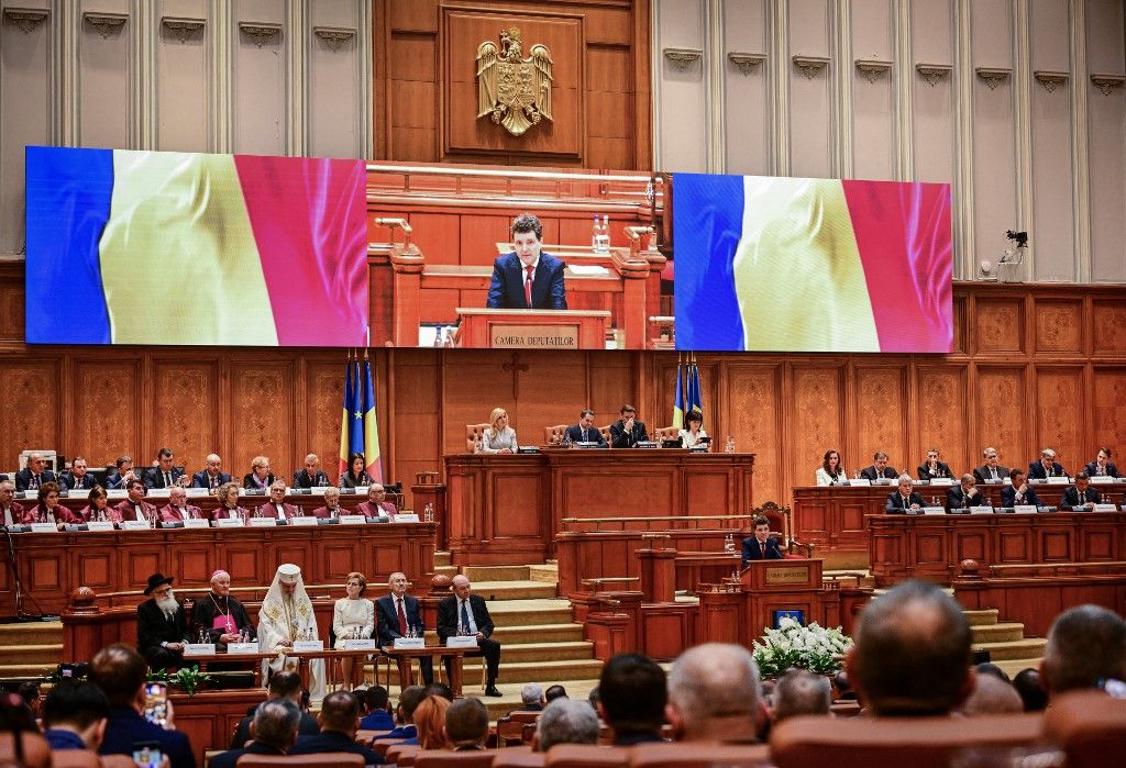 Nicusor Dan beszédet mond a beiktatási ünnepségen