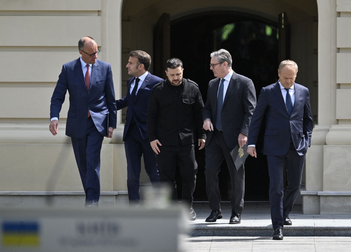  Friedrich Merz, Emmanuel Macron, Volodimir Zelenskij, Keir Starmer és Donald Tusk.