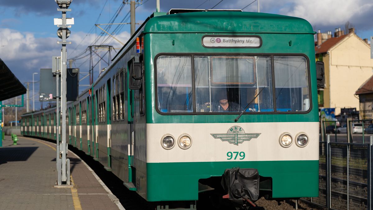 Eszméletlenre vertek egy fiatalt a HÉV-megállóban Rómaifürdőnél