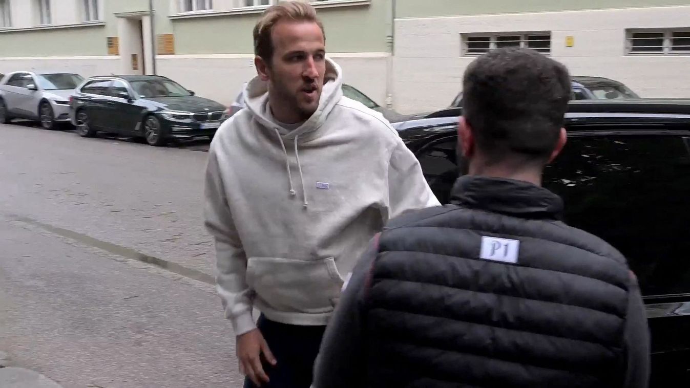 Harry Kane érkezik a Käfer étterembe